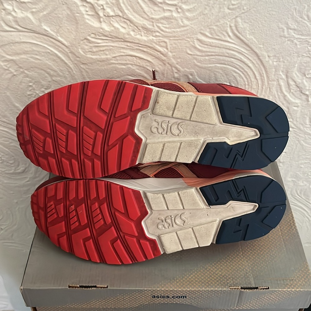 Ronnie Fieg x Asics Gel-Lyte V Volcano - Picture 5 of 6